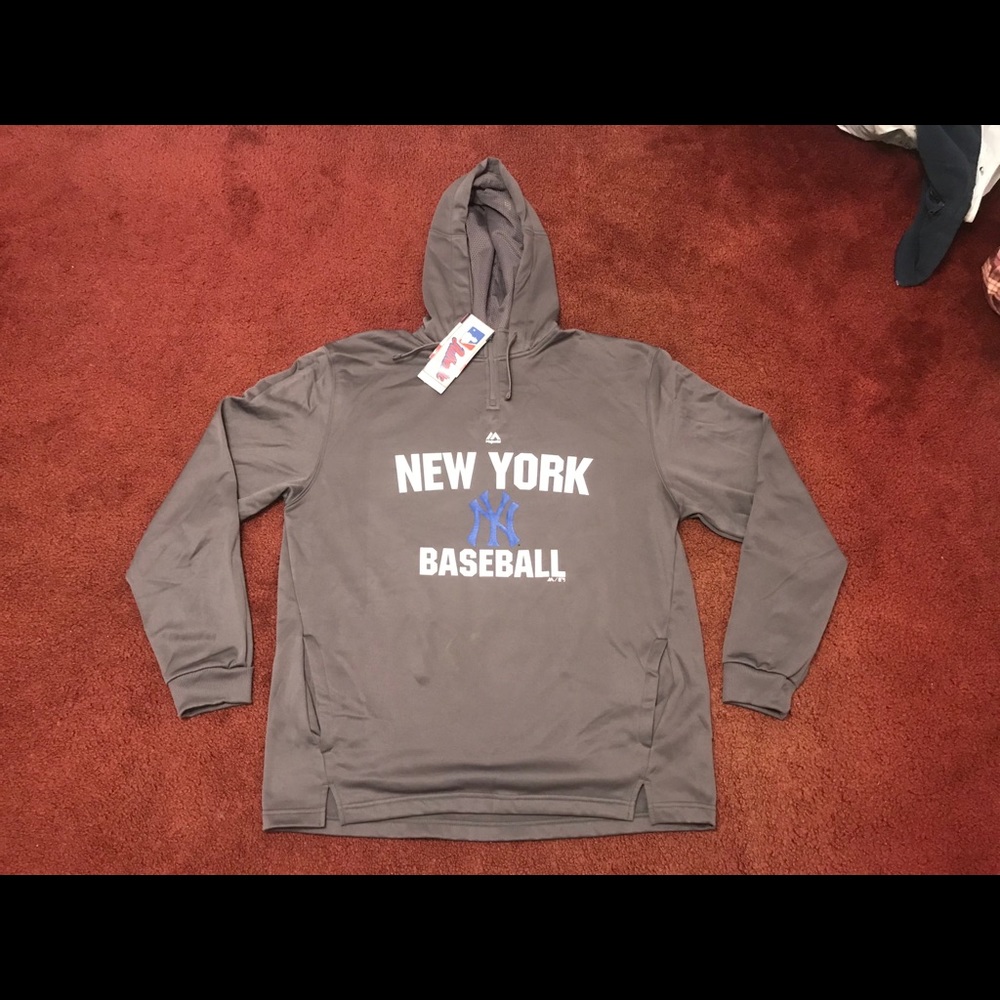 New York Yankees Sweatshirt - Picture 2 of 3